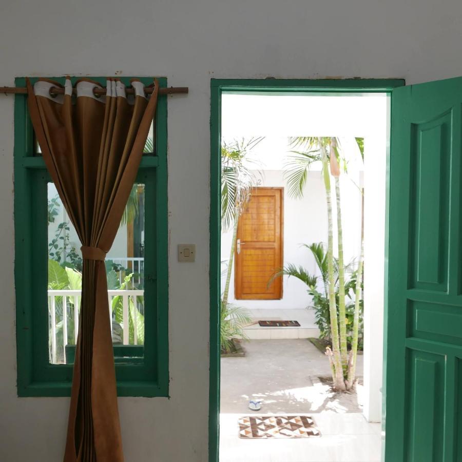 شقة Rumah Side غيلي تراوانغان المظهر الخارجي الصورة